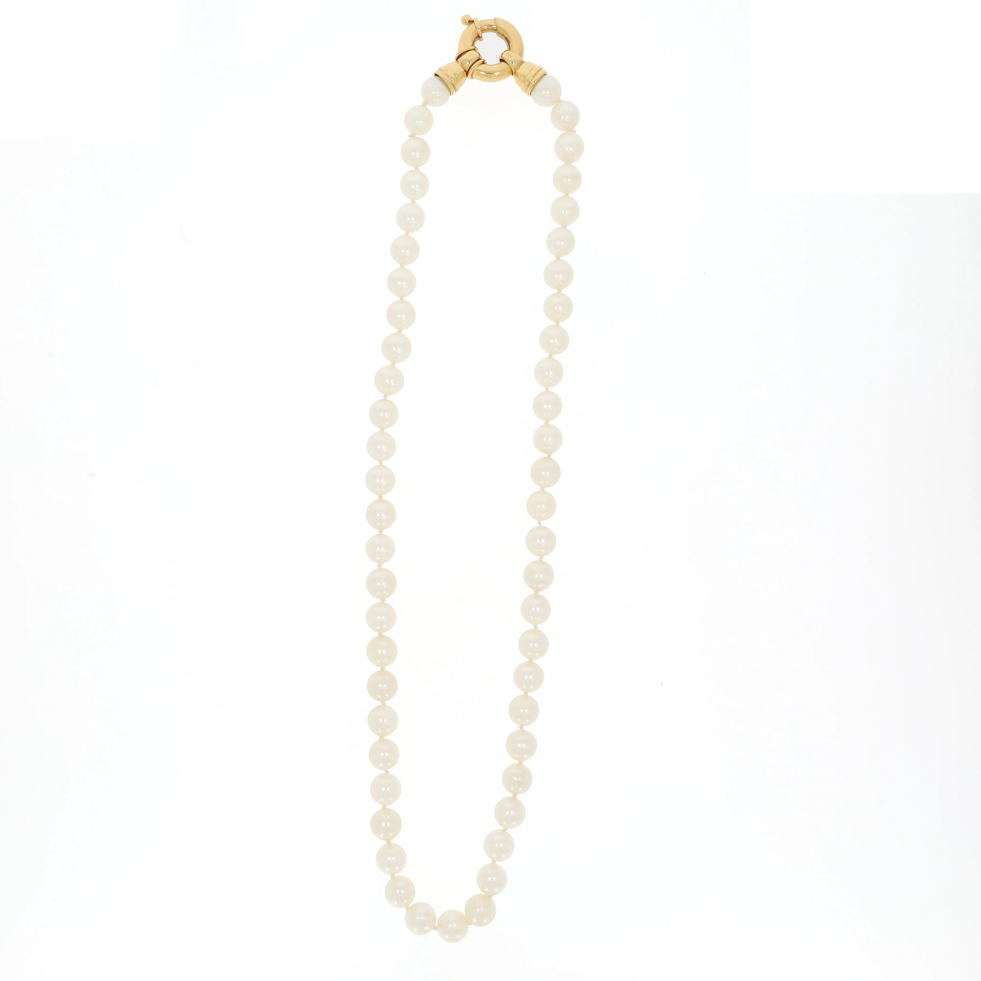 1 row necklace of white cultured pearls with 750 gold clasp