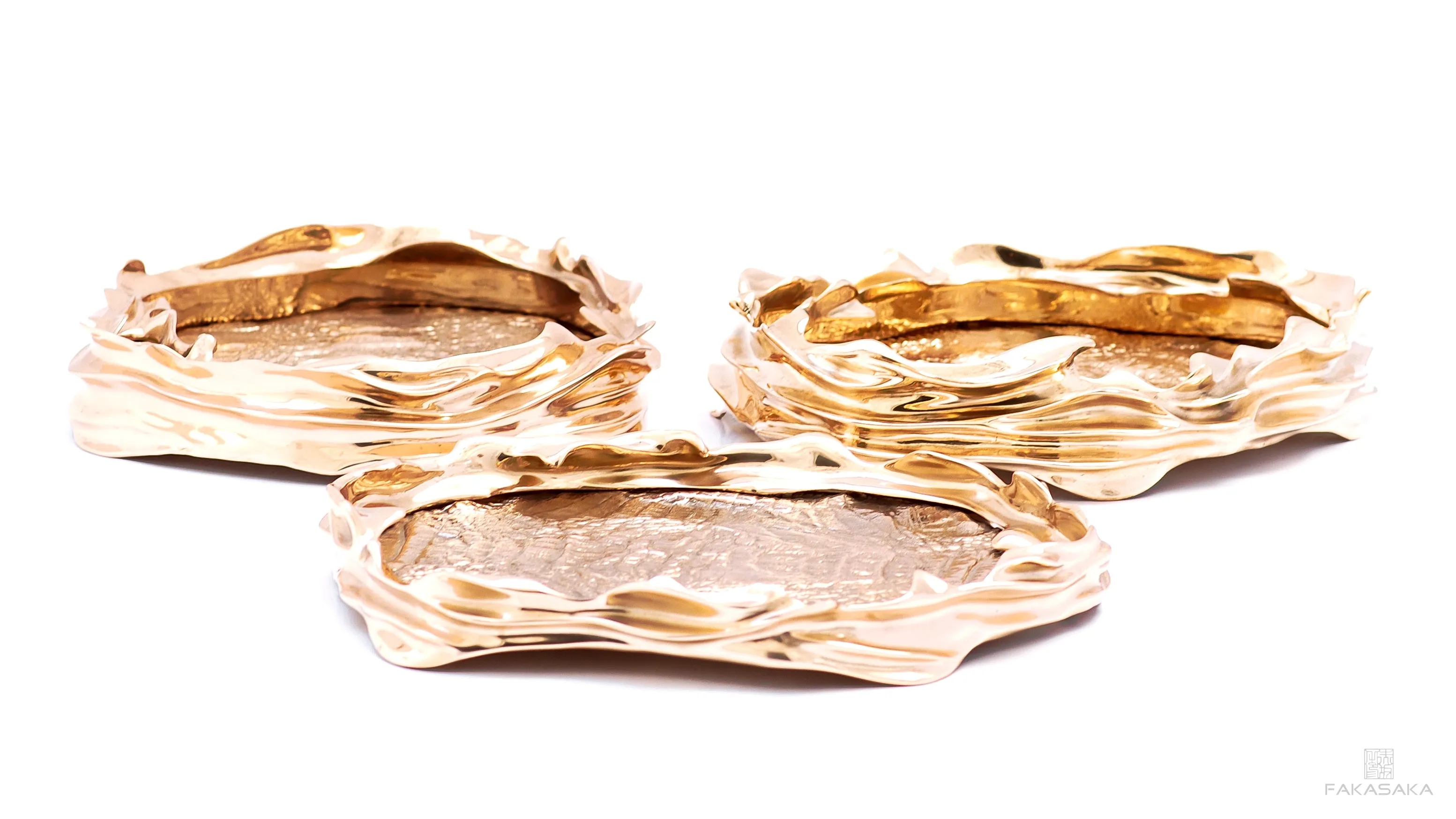 DEAR CELIA<br><br>BOWL / CENTERPIECE<br><br>CROCODILE<br>POLISHED BRONZE