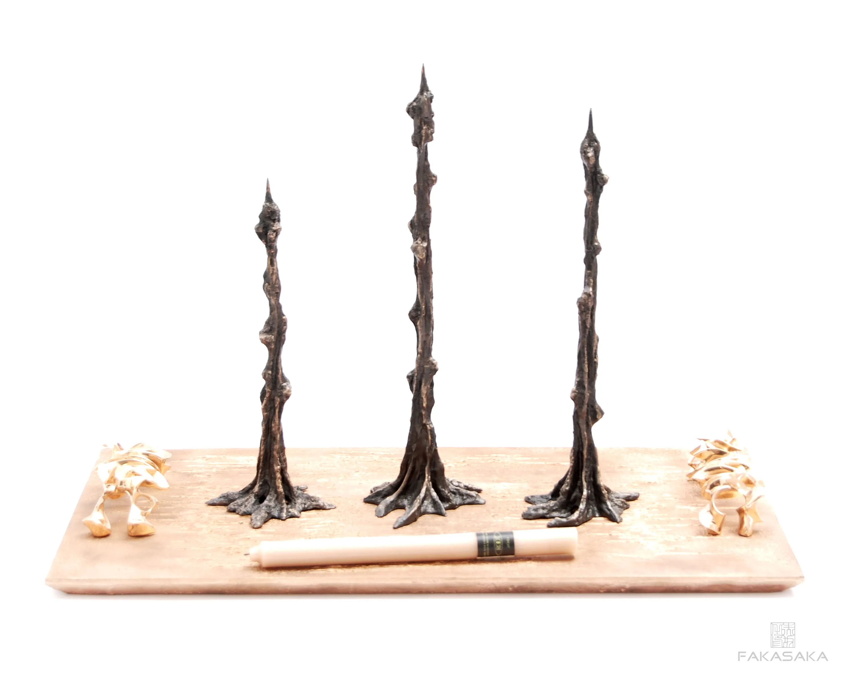 LEO<br><br>CANDLESTICK / SCULPTURE<br><br>BLACKBROWN BRONZE