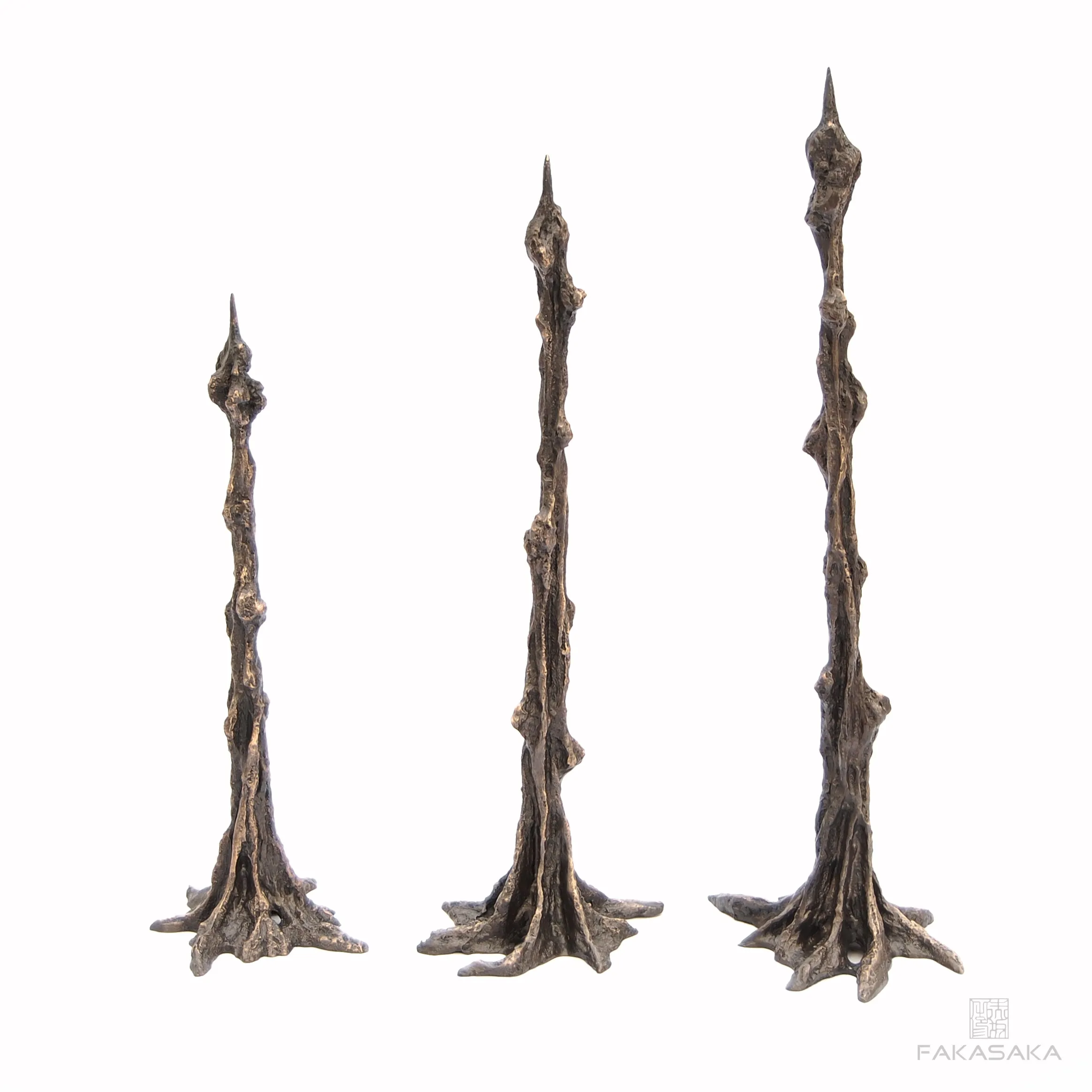 LEO<br><br>CANDLESTICK / SCULPTURE<br><br>BLACKBROWN BRONZE
